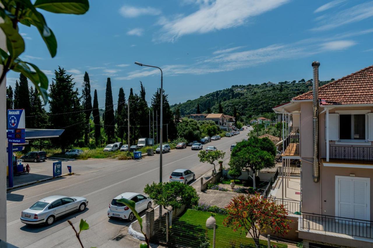 G.R Luxury Apartment Kalligoni Exterior photo
